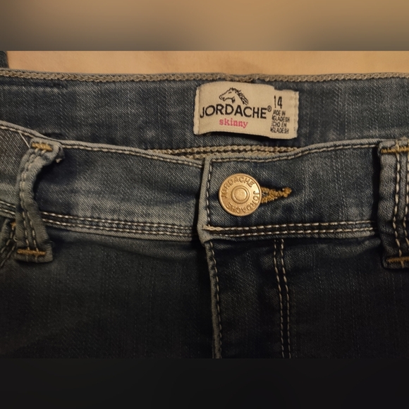 Jordache Skinny Jeans, Gently Distressed Used Girls size 14 Adjustable Waist, - Picture 3 of 13